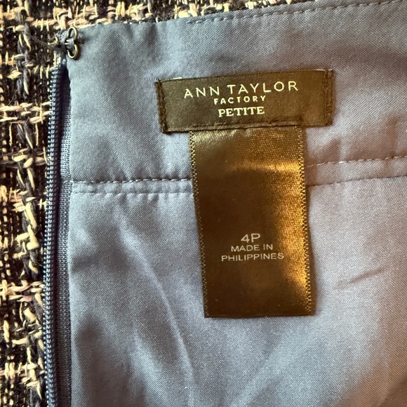 Ann Taylor 4P Tweed Skirt - Picture 3 of 3
